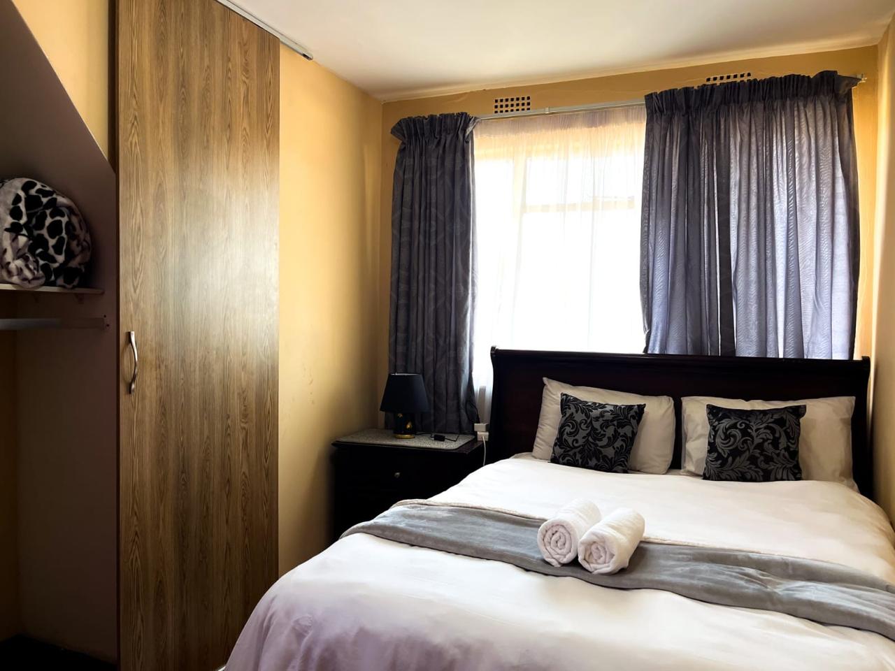 Double Room with Shared Bathroom — photo 1